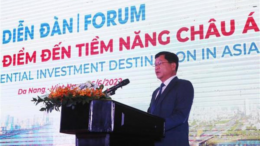 Da Nang promotes potential in tourism, aviation, logistics